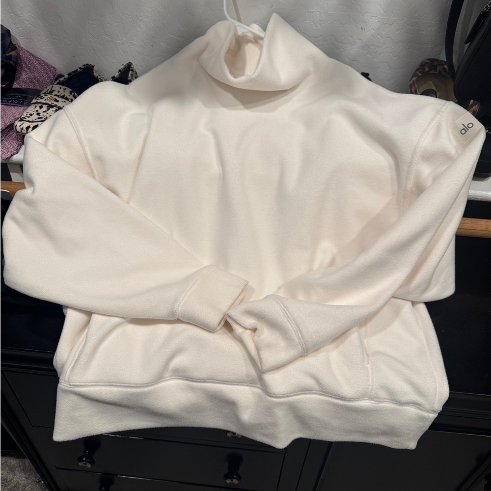 Alo Polar Fleece Hazy Pullover Color Ivory size L